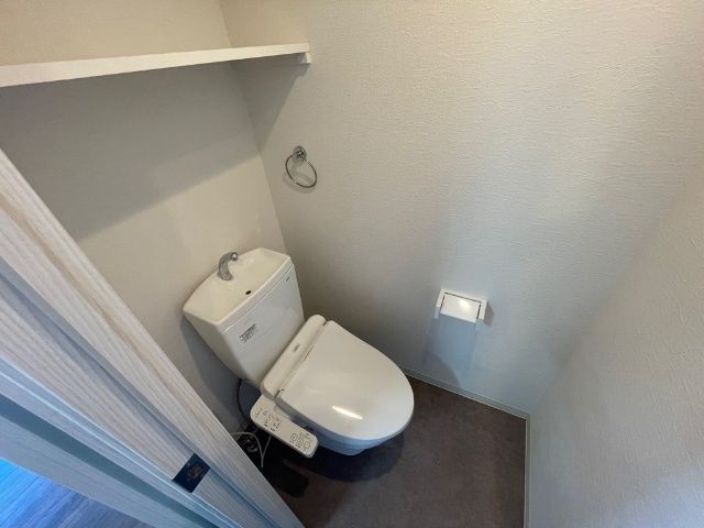 ����8