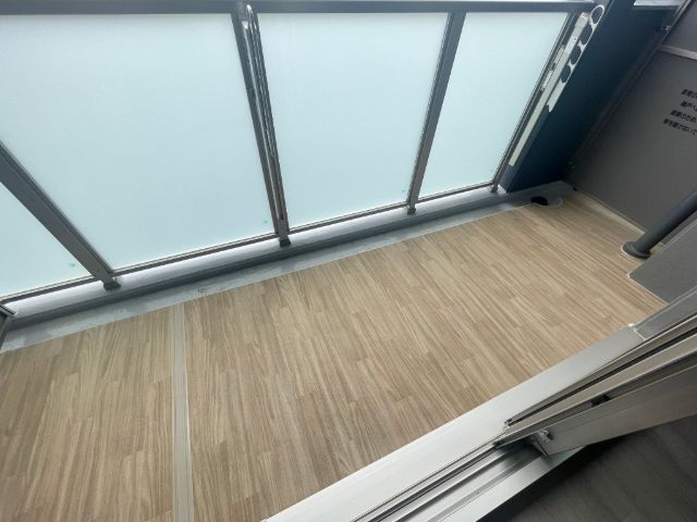 ����10