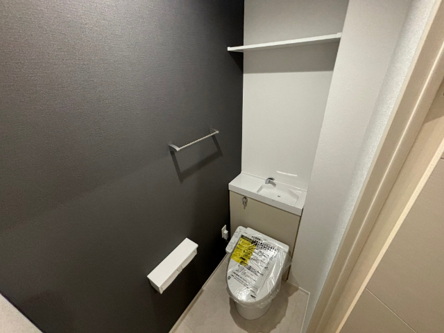 ����4