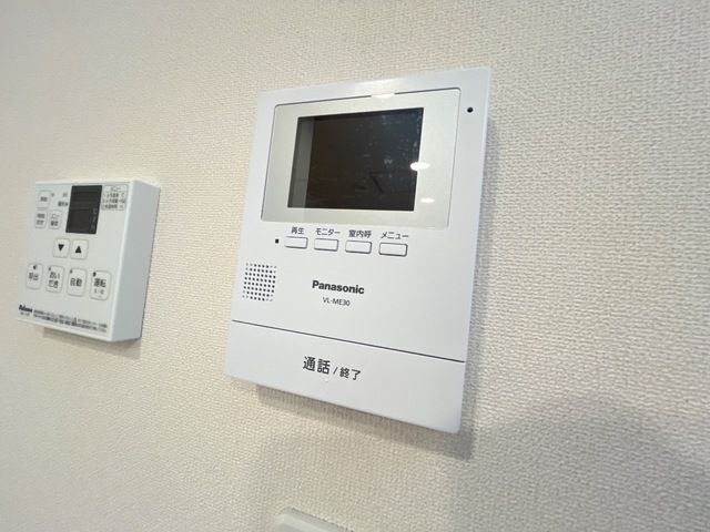 ����10