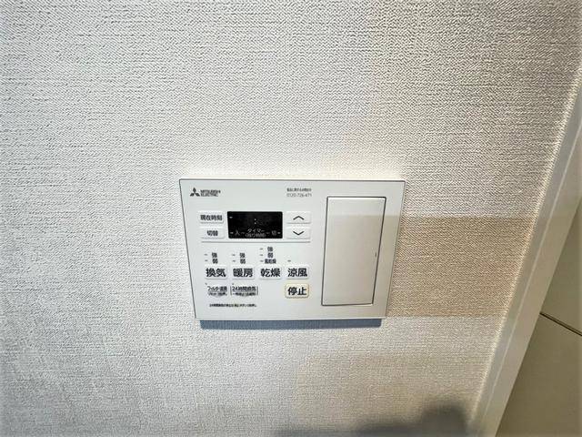 ����8