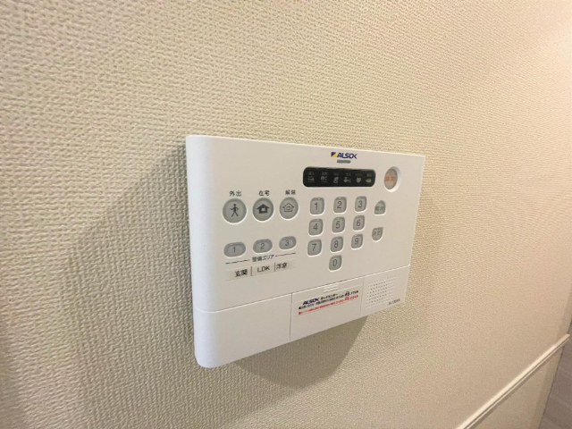 ����7