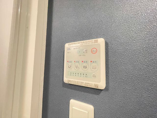 ����13