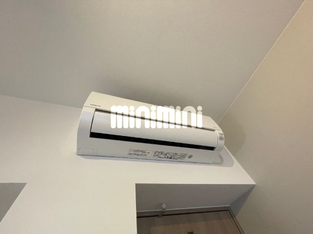 ����9