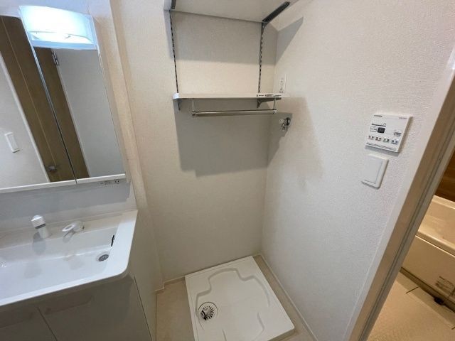 ����20