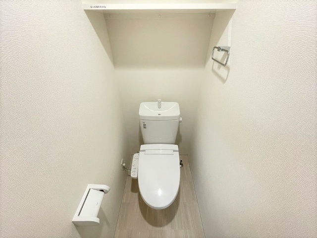 ����9