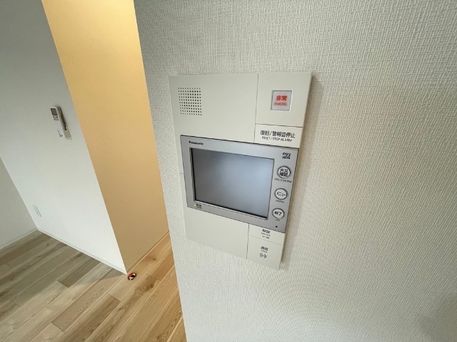 ����10