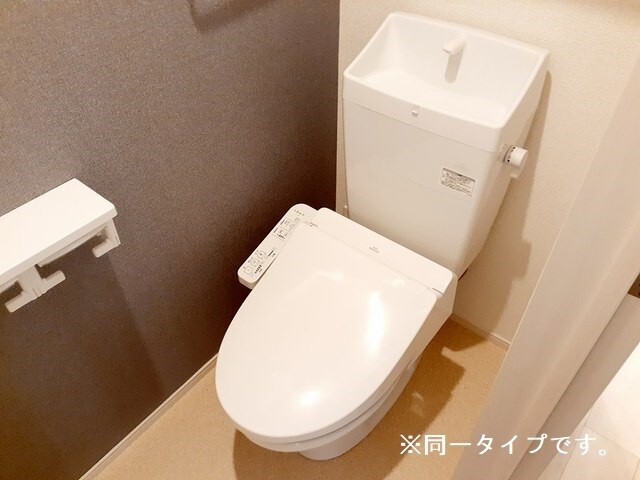 ����4