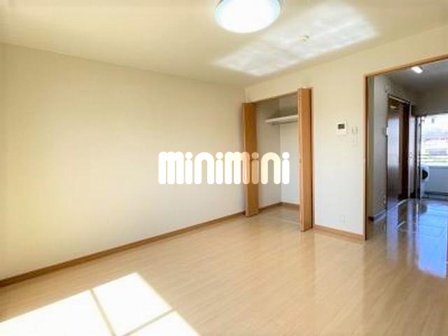 ����15