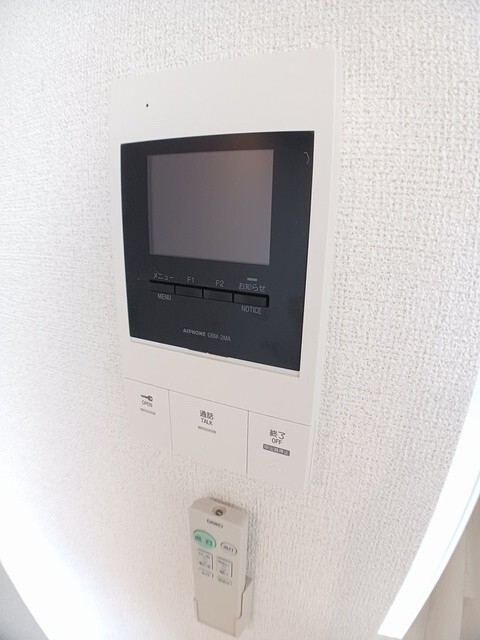 ����7
