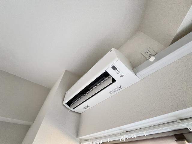 ����8