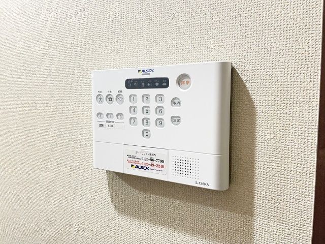 ����15