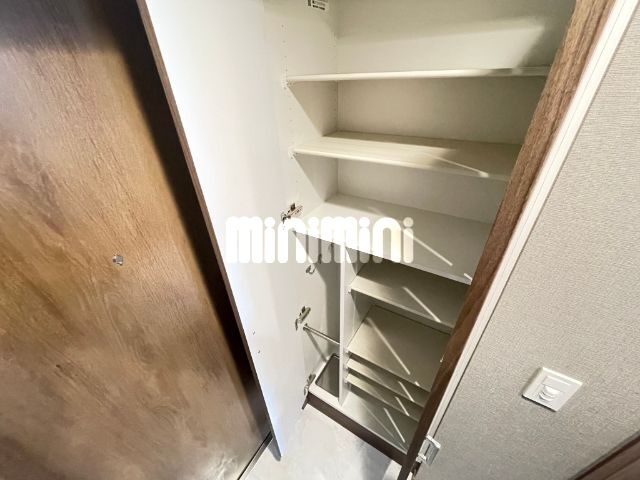 ����8