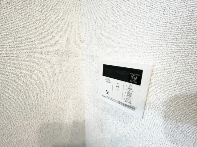 ����20