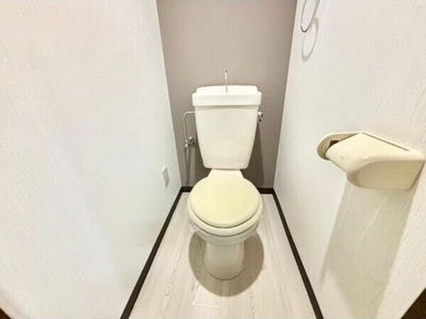 ����9