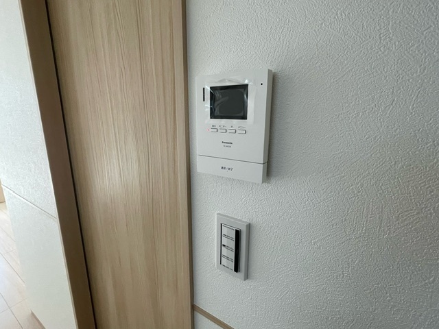 ����11