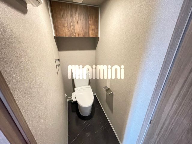 ����5