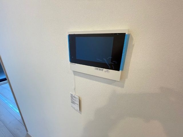����12