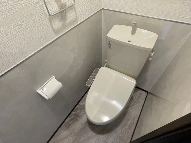 ����8