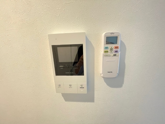 ����9