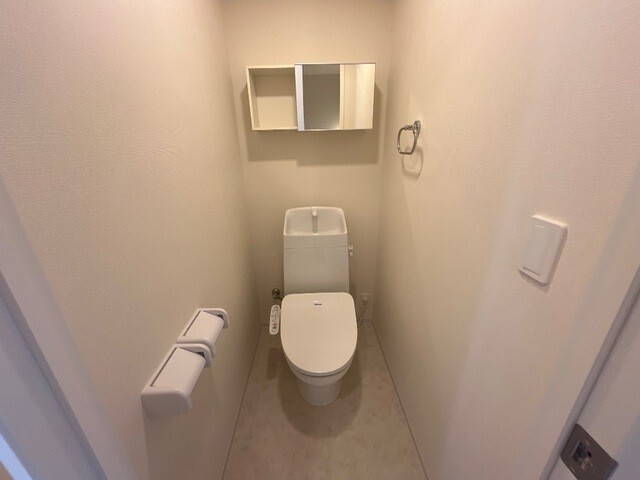 ����8
