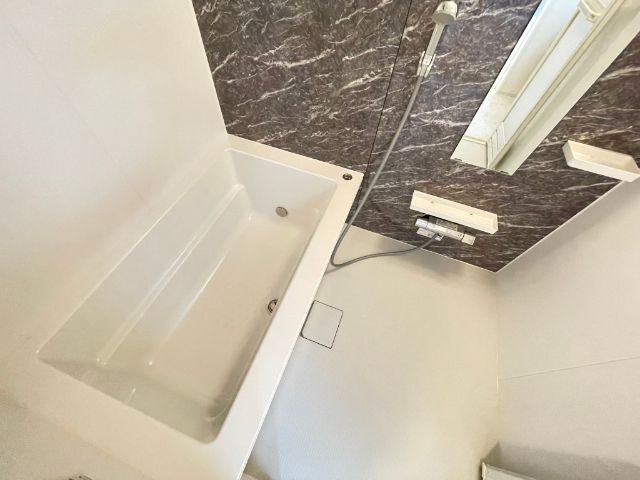 ����3