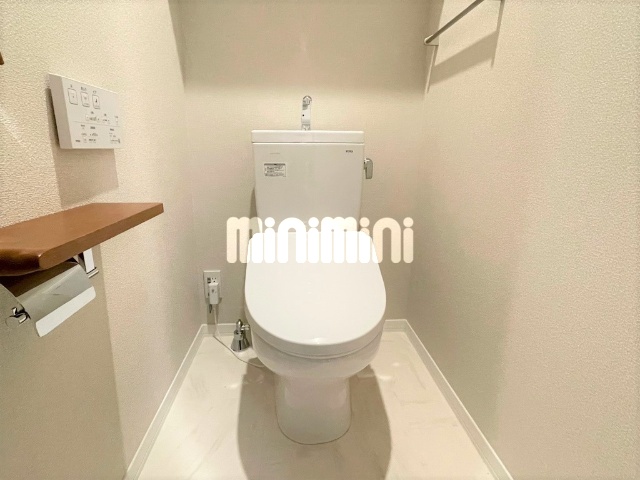 ����9