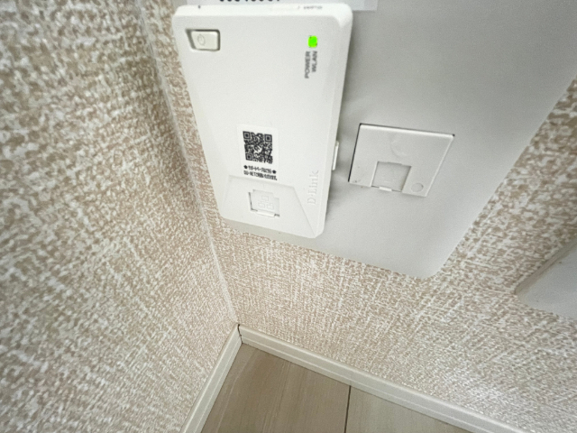 ����20