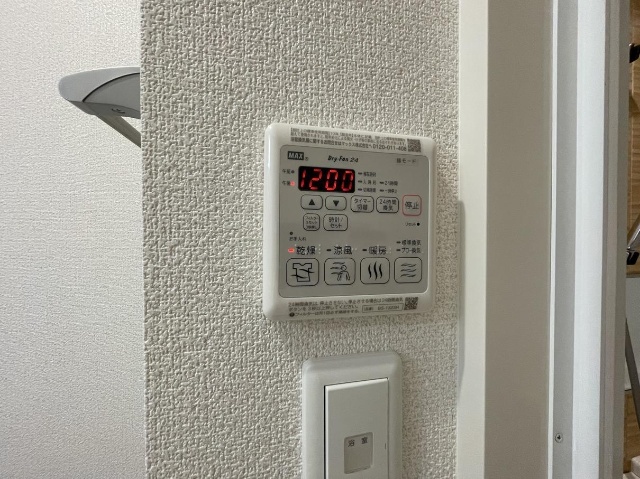 ����20