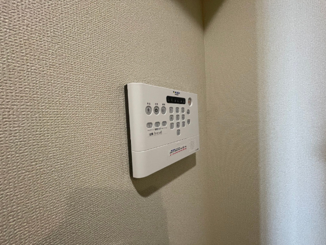 ����10