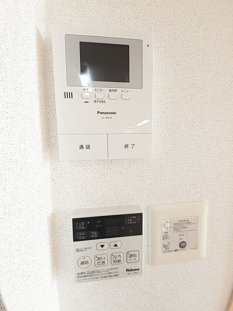 ����10