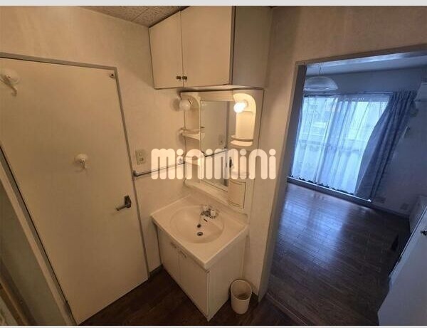����5