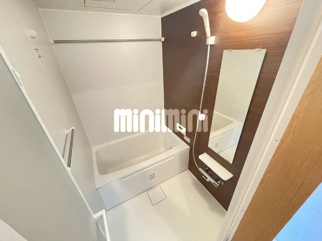 ����3