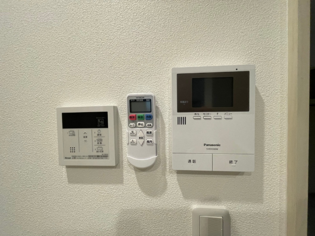 ����10
