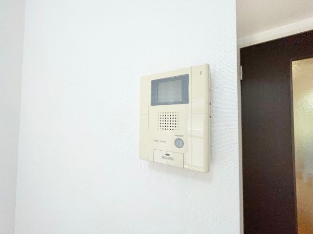 ����11