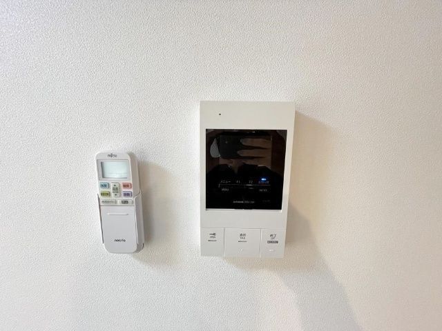 ����11