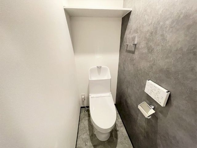 ����4