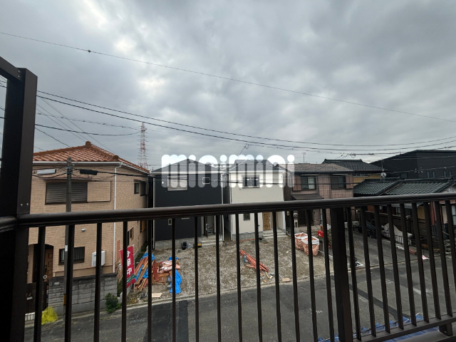 ����12