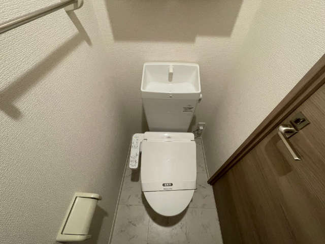 ����9