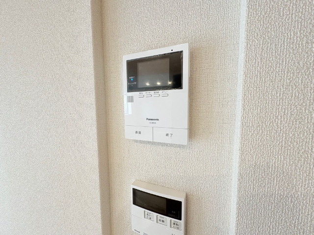 ����9