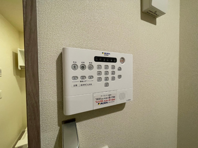 ����10