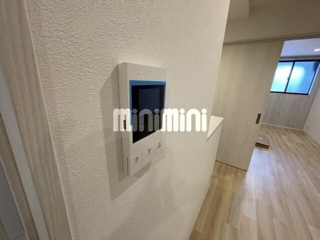 ����10