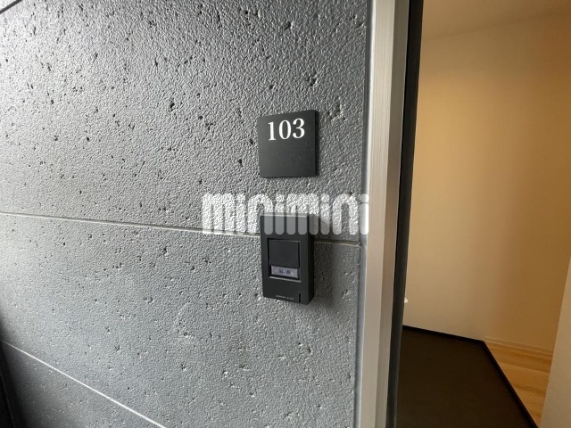����16