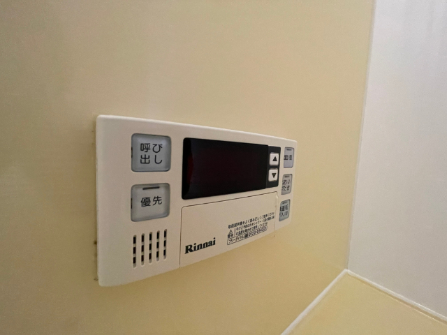 ����16