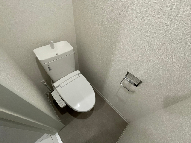 ����4