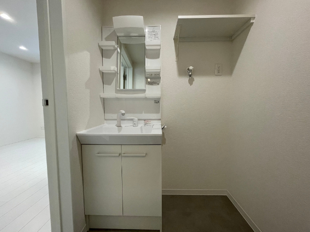 ����5