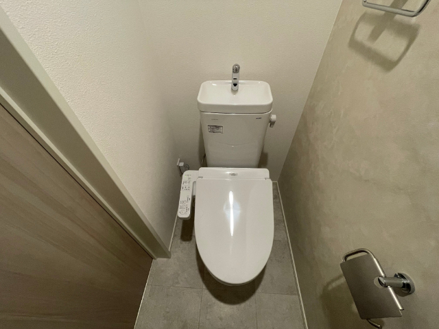 ����8