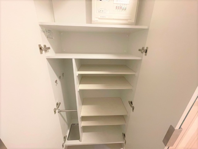 ����13