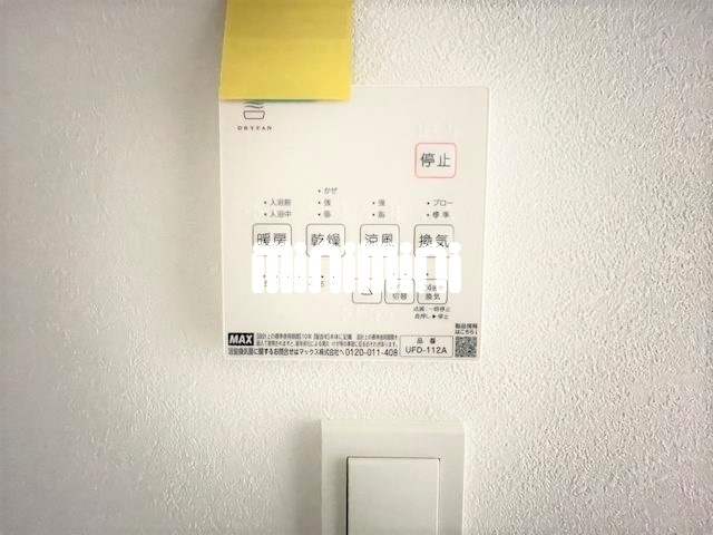 ����16