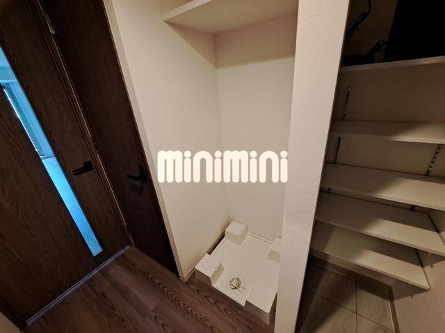 ����9